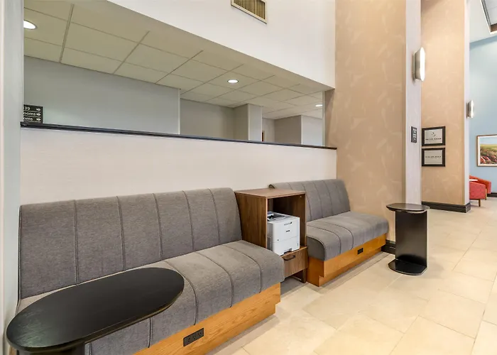 Hampton Inn & Suites Moreno Valley